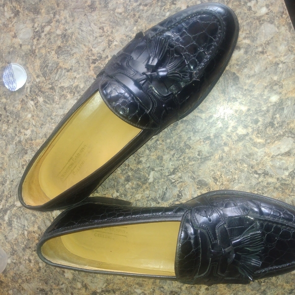 Johnson&Murphy Black Italy Embossed Tassel Slipon Loafer Size 11M, (79) - Picture 2 of 10